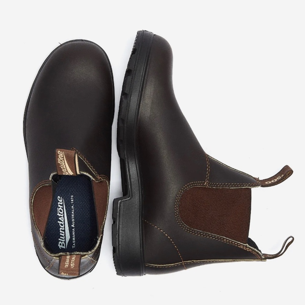 NWT Blundstone brown boots